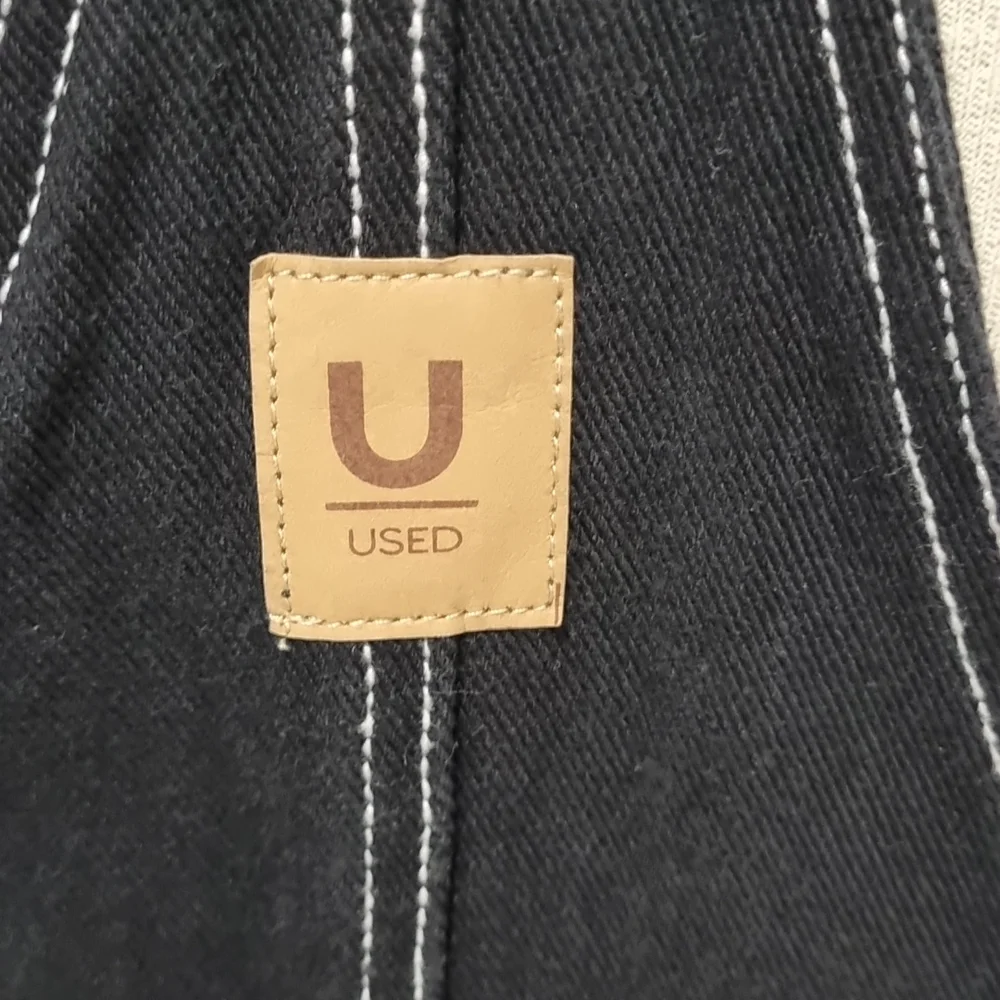 Used denim, black pinafore, size 14 with pockets, 90s style. - Picture 6 of 9